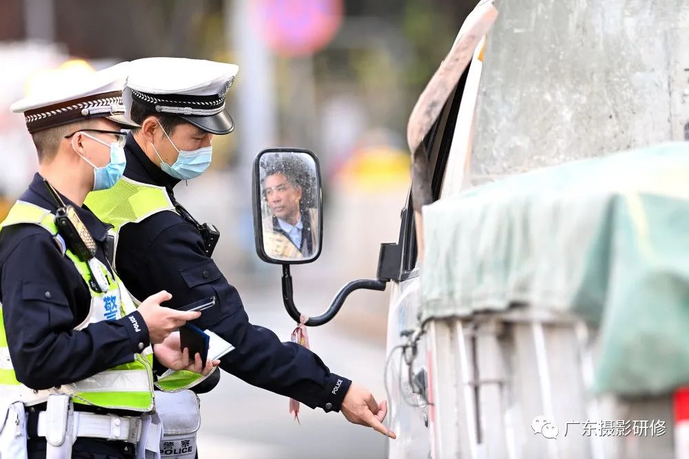 广东红色文艺轻骑兵走进广州公安送幸福大片